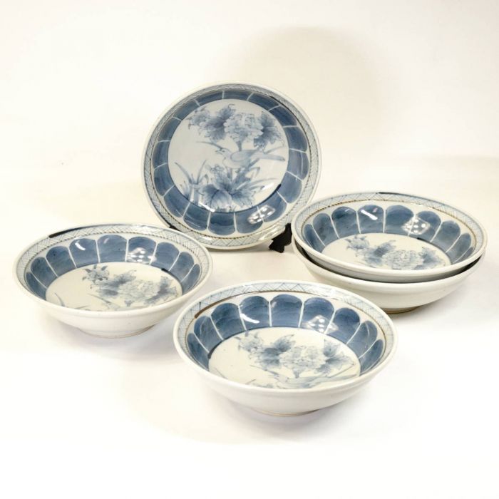 Arita ware Imari ware Godai Sato Runnami product Dyed flower and bird crest  small bowl Namasu plate 5 customers lineup Diameter 15.5 cm Height 5 cm