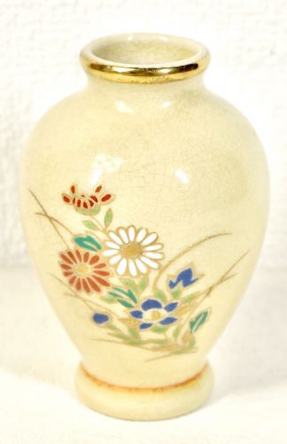 Showa Vintage Satsuma Ware Honkin Colored Picture Flower Crest Vase Single Flower Vase Small Vase Diameter 7cm Height 10cm Small Size Estate Sale KNA