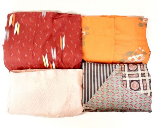 昭和レトロ　 味わいの古布　着物　4枚セット 創作　ハンドメイド　生地　絹　刺繍　 リメイク アンティーク ビンテージ　SST