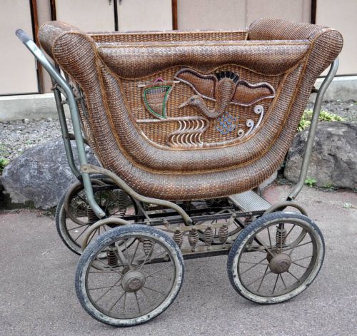 Sold out! Showa Vintage Retro Baby Carriage Showa 30's BABY Yumeji Hand-made baby carriage full of flavor made of wisteria Estate sale! FHTMore