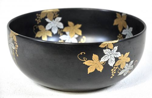 Sold out! Showa vintage Arita porcelain Seikyu kiln "Hon gold and silver handwriting grape crest medium bowl" It is a wonderful medium bowl! Estate Sale! IKT