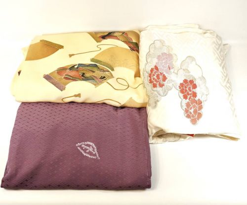昭和レトロな着物3枚セット 創作 ハンドメイド 生地 絹 刺繍 リメイク ビンテージ 若干汚れシミありますが古き良き昭和の良いものです ATN