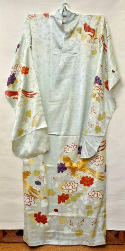 Sold out! Pearl tone High quality Kimono Kimono Furisode Embroidery Gorgeous and luxurious gem! Estate Sale! MMC