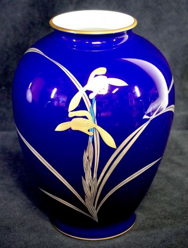 50% off! Showa vintage Arita ware Koransha lapis lazuli gold color orchid crest decorative vase Ruriran flower base Height 25 cm! A vase with a beautiful azure color! NMNMore