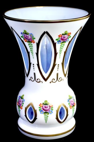 30％OFF チェコスロバキア ボヘミアクリスタルガラス ホワイト ダブルオーバーレイガラスフラワーベース 花瓶 直径15㎝高さ22㎝ AYS