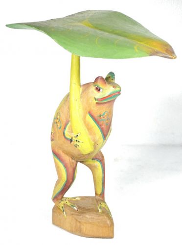 50% off! Tahiti island wood carving frog with traces of restoration Height 29 cm One-sword carving Frog holding an umbrella is a very nice gem Estate sale AYS