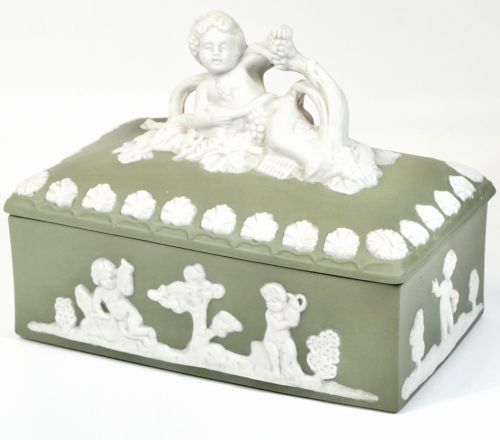 European Vintage Pottery Accessory Case Moss Green Miscellaneous Goods Width 19 cm Height 14 cm The relief of the angel statue holding grapes on the top plate is wonderful! ATN