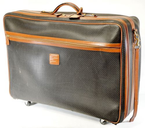 50% off! Vintage Milano Stefano Serapian travel bag with casters width 75cm height 64cm there is a little pain AYS