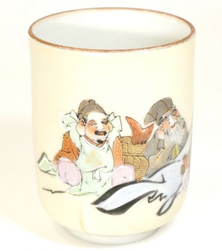 Sold out! Period Kutani porcelain color picture book gold colored obi picture seven deities of good fortune tea cup height 8 cm picture of four of the seven gods of good fortune There is a missing part on the hill, but the taste of aging is wonderful MMT