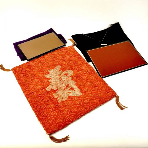 Assortment of 3 pieces of Fukusa 2 points of Fukusa with a stand that also serves as a condolence Purple Furoshiki / Reversible stand 1 point of Fukusa squeezed "Shou" crest A set that can be used in various situations such as ceremonial occasions! TSM
