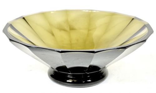 50% off! Vintage Olive Green Crystal Bowl Diameter 25 cm Height 9.5 cm Weight 1.8 kg Can be used for various purposes such as dining tables and displays! AYS