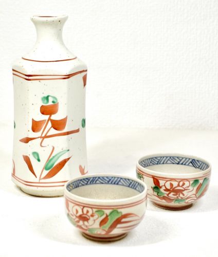 Sold out special price! Arita porcelain total hand-painted red picture crest sake set Tokkuri, Inoguchi 2 customer set Inscription Japanese taste antique sake set! KNA