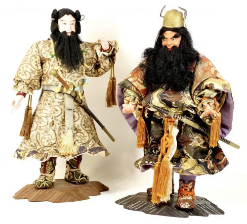 Sold out! May dolls Shoki and Emperor Jimmu 2 bodies Lucky item Boy's Festival Amulet Silk Height 32 cm There is a missing piece, but it is a gem of taste! HYK