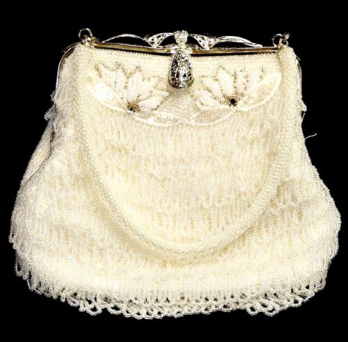 50% OFF! Showa Retro Beads Handbag White Party / Kimono Bag Width 18cm Height 14cm Many rings are cute and lovely ATN
