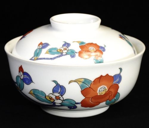 昭和ビンテージ　有田焼　秀峰造　色絵牡丹紋蓋飯碗　食器　直径13㎝　高さ9㎝ 鮮やかな色彩が素晴らしい！　YKT