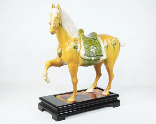 Sold out! Chinese antiques Chinese antiques Tang sancai horse figurine with wooden stand 1980s height 37cm Estate sale! MHF