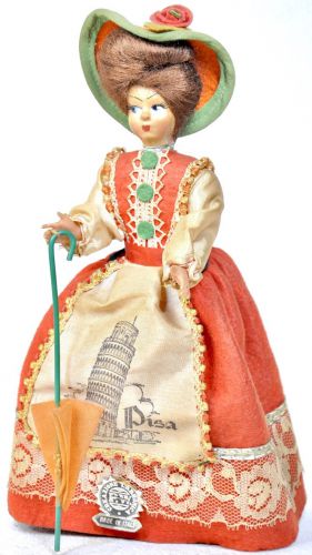 50％OFF！　ビンテージ　イタリア　ピサ　民族人形 民芸衣装を纏った女性 手作り、味わい感のある素敵な人形　エステートセール YAY