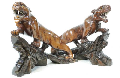 A special selling price! A pair of roaring tiger statues. Powerful! Estate Sale KTU