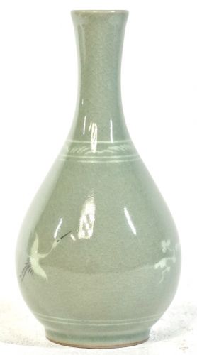 Korea Goryeo Celadon Inlaid Cloud Flying Crane Vase by Sechang One Vase Height 15 cm Estate Sale HKT