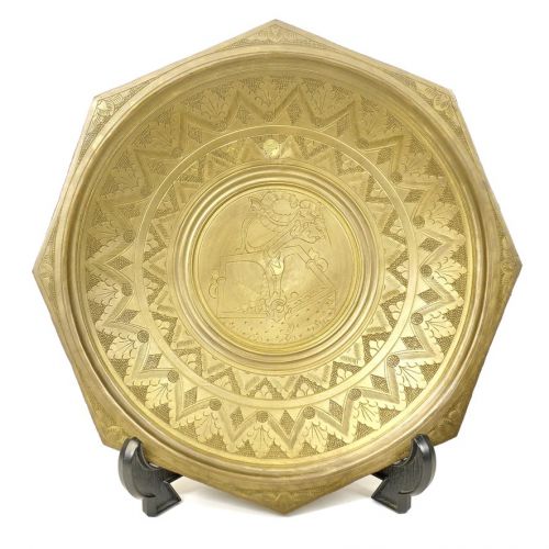 Octagonal decorative dish made of brass with fine carvings made in Indonesia, characters of Wayang, a traditional drama from Java Island, Petruk, width 16 cm, depth 2 cm, MYK