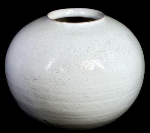 50% OFF! Showa vintage Hagi ware Shokeian Made by Keien Kaneda White glaze vase Diameter 22cm Height 21cm A gem created by a master craftsman of Hagi ware! Estate Sale HKT