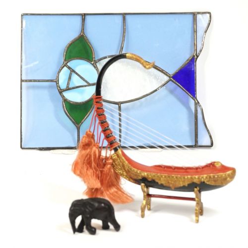 Sold out! A set of 3 vintage objects! Stained glass Miniature wood carving Elephant Mini art object of Burmese folk instrument Saungaw HYK
