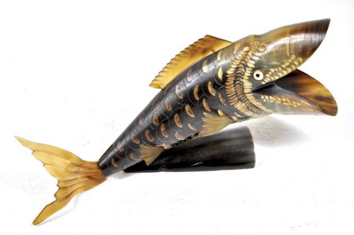 50％OFF！　ビンテージ　水牛の角　手彫り魚像 　ハンドカーブドオブジェ　直径22cm×高さ12cm　エステートセール YAY