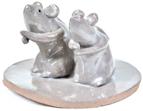 売り切り!　昭和ビンテージ 陶器製 鼠のオブジェ 在銘品 手作りの温もり溢れる置物 右の鼠の尻尾欠けありの為格安出品します MSK