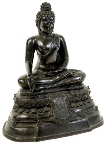 50％OFF！　本場タイ製　ブッダ坐像　 仏教美術品　仏教の開祖　幅17㎝×高さ22㎝ 細密手彫刻の素晴らしい逸品！ エステートセール ISM