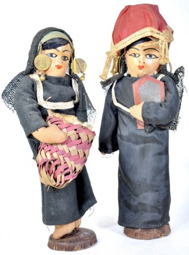 50％OFF！　ビンテージ　キリスト教　民族人形 二人のシスター　クリスチャン　カトリック 手作り、味わい感のある素敵な人形 YAY
