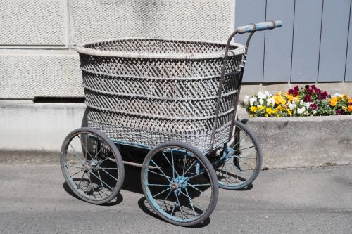 Sold out! Japanese Antique Showa 30's Showa Retro Rattan Baby Carriage Handcrafted by craftsmen A baby carriage full of warmth and well-used texture INI
