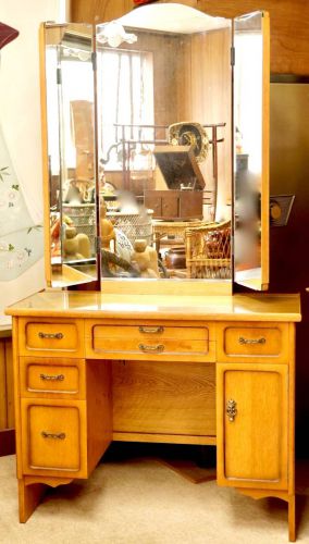 Showa retro three-sided mirror dressing table dressing table Dresser with plenty of storage Width 90cm Depth 40cm Height 165cm Pick-up limited or Kanto area cost delivery possible