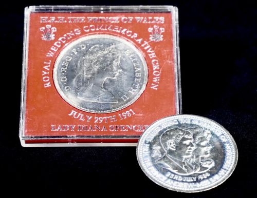1981年 イギリス製 ダイアナ妃チャールズ皇太子 御成婚記念コイン 25ニューペンス貨 アンドリュー王子とセーラファーガソン記念メダル AYS