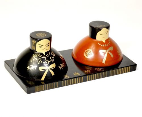昭和ビンテージ　人形盃　雛人形 宮崎神宮製　本木漆芸　ひな祭り　酒器　 表情、経年の味わい、温もりのある素敵な逸品です！　SHM