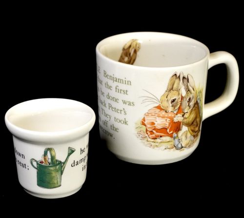 No longer available! Popular Peter Rabbit Discontinued Vintage Made in England WEDGWOOD Wedgwood Mug Cup & Egg Cup 2 Piece Set IJS