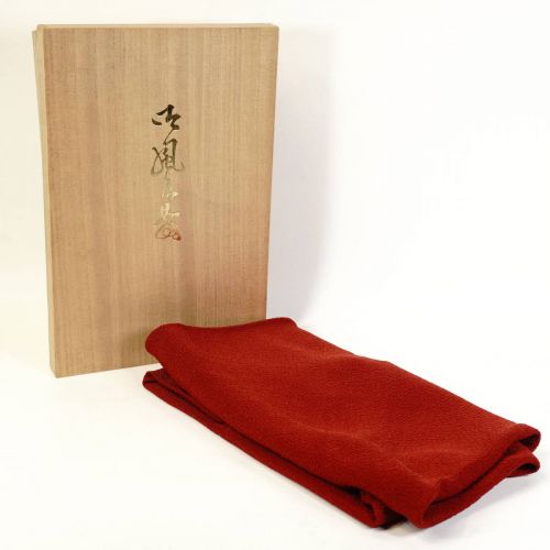 Kuwakoen Furoshiki 100% Silk Crepe Red Width 66cm Height 68cm With original box Tea utensils Kimono accessories Excellent condition A gem with beautiful luster and supple touch! HHTMore
