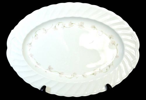 Sold out! Noritake Premium Noritake FLO's collection Oval platter bone china molding technique Diameter 37cm! FABs