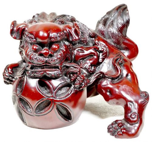 50% off! Historical jade lion statue made of resin lucky charm good luck figurine weighs 4.3kg. KNA