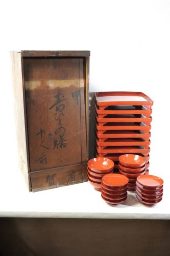 50% off! Historical lacquerware Taisho period Vermillion-lacquered set meal, soup bowl 10 pairs with paulownia box 1 lid missing There is a deep luster! Estate Sale ANS