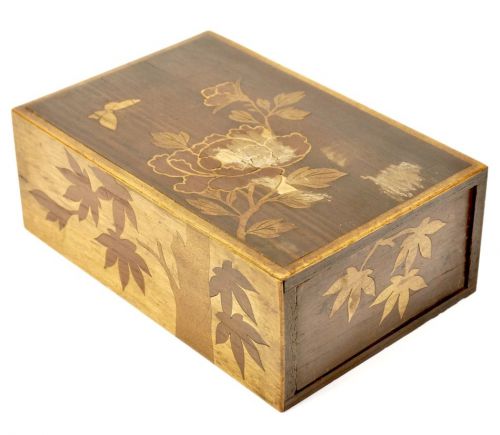 Showa vintage inlay secret box Kacho/Maple pattern Karakuri box Width 12 cm Depth 18 cm Height 6,5 cm In a tasteful small box... Estate sale SST