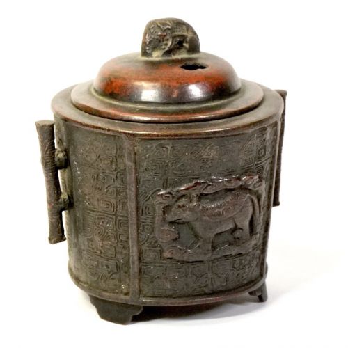Late Edo Period Bronze Elephant Lid with Double Ears Animal Print Decorated Incense Burner Collection of a historic old family Probably made by Murata Seikan Time-honored Atmosphere Wax Casting Fine Patterns SHM