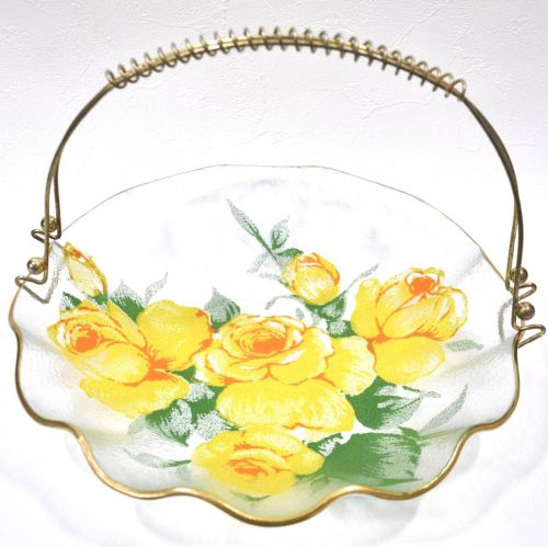 50% OFF! Full of Showa Retro feeling! Vintage Fruit Basket Yellow Rose Basket Lovely floral design Estate Sale ①YM