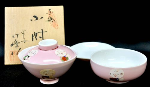 Sold out! Early Showa period Beginning of eating Tableware assortment Kyo ware Heian Takemine Kotsuki With paulownia box Tasteful pattern and gentle pink tableware set SJO