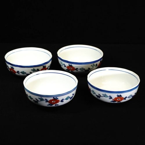 Arita porcelain Takayama-zukuri Dyed color picture flower crest small bowl 4 customers Aged taste, handmade texture is wonderful! Diameter 11.5 cm Height 5 cm * 1 Customer Hairline available OSO