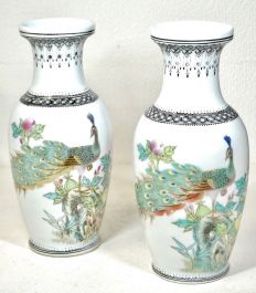 中国古玩 古美術 粉彩 麟趾呈祥 窓絵花鳥紋色絵花瓶 縁小さな欠けあり 