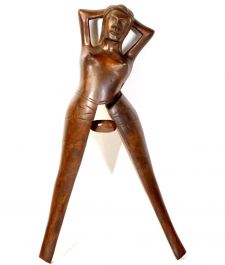 ビンテージ　マホガニー製ナッツクラッカー 一刀彫女性像　くるみ割り人形　高さ34cm 脚で挟んでを殻割るユニークな一品！　IJS